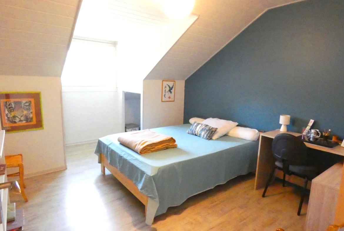 Maison familiale de 5 chambres avec terrasse à Vic-sur-Cère 