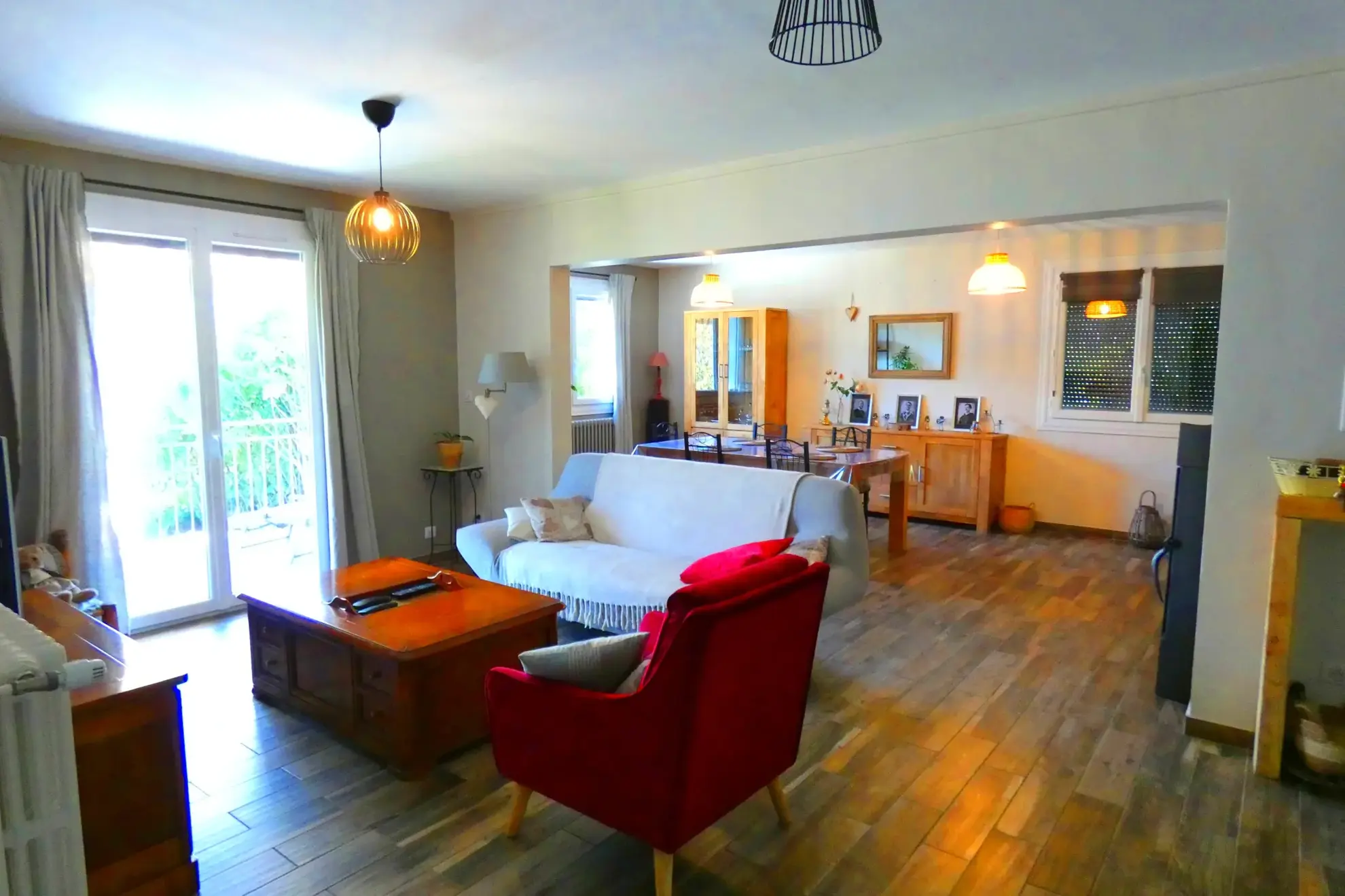 Maison familiale de 5 chambres avec terrasse à Vic-sur-Cère 