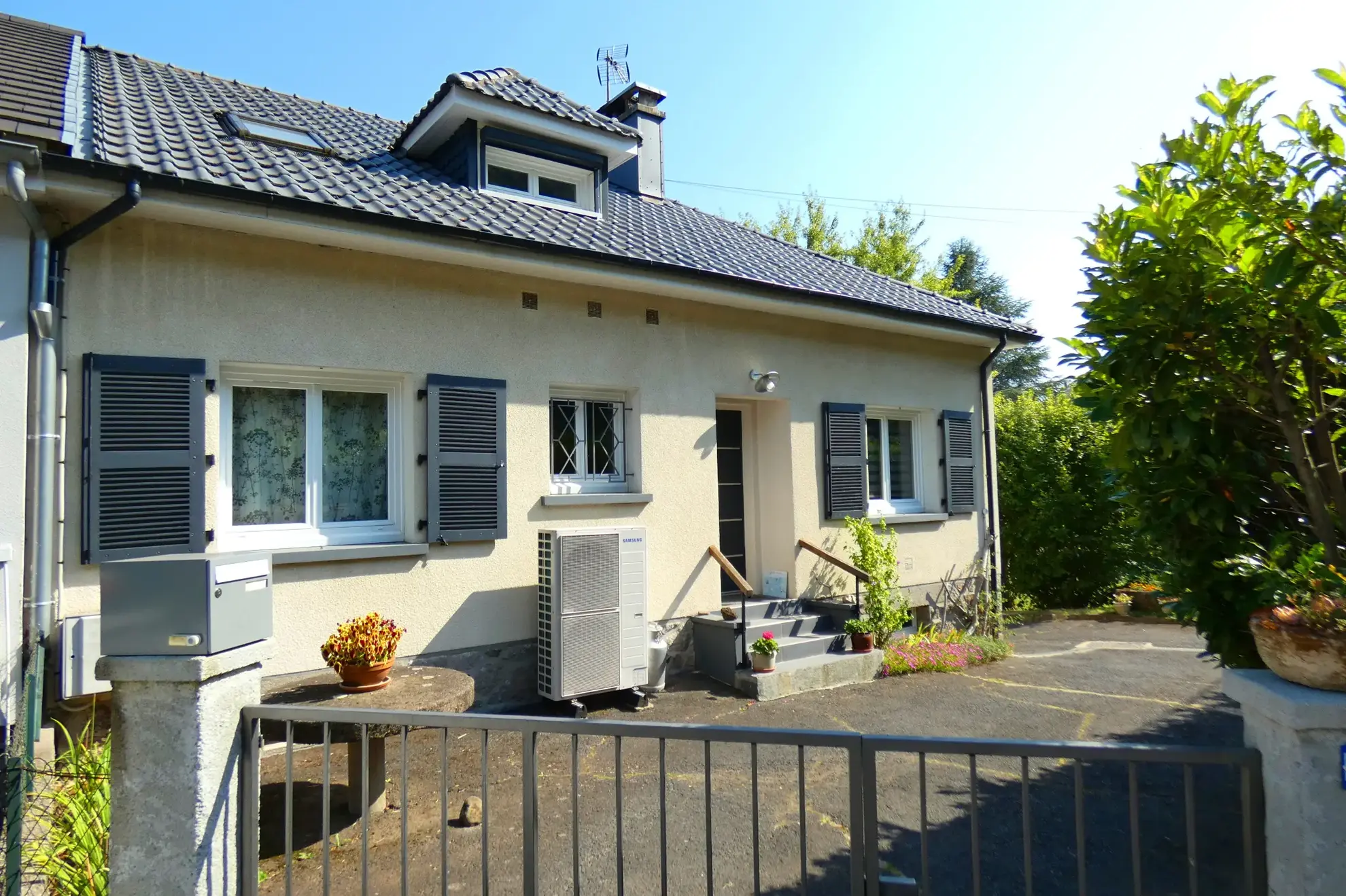Maison familiale de 5 chambres avec terrasse à Vic-sur-Cère 