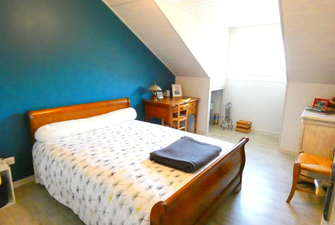 Maison familiale de 5 chambres avec terrasse à Vic-sur-Cère 