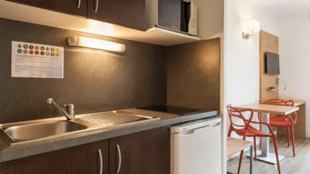 Appartement avec bail commercial à Marseille, rentabilité 7 %, résidence touristique dans le 8ème arrondissement 