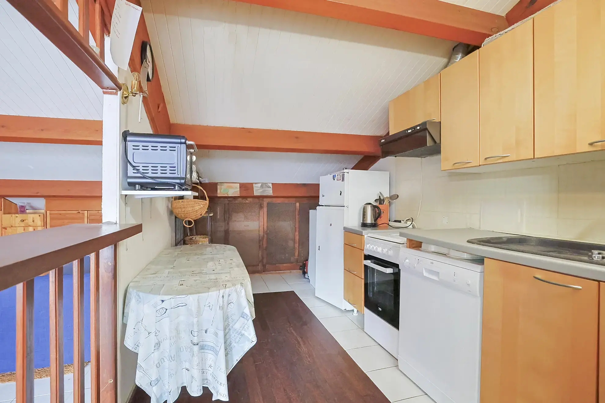 Appartement avec vue imprenable sur le Port de Hyères – 70 m² avec terrasse 