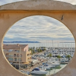Appartement avec vue imprenable sur le Port de Hyères – 70 m² avec terrasse