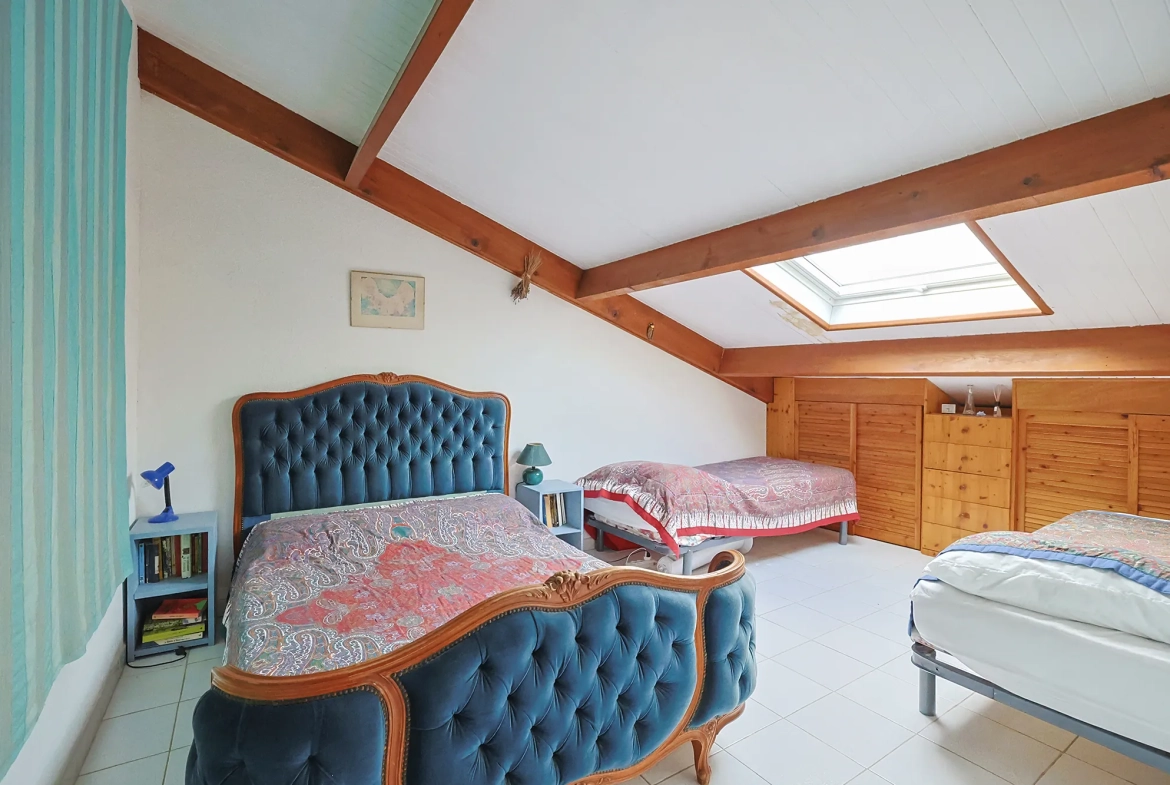 Appartement avec vue imprenable sur le Port de Hyères – 70 m² avec terrasse 