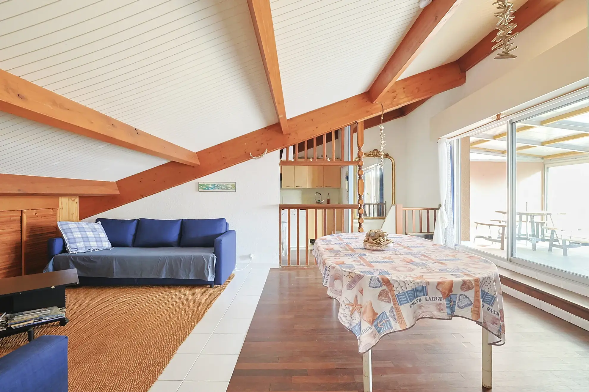 Appartement avec vue imprenable sur le Port de Hyères – 70 m² avec terrasse 