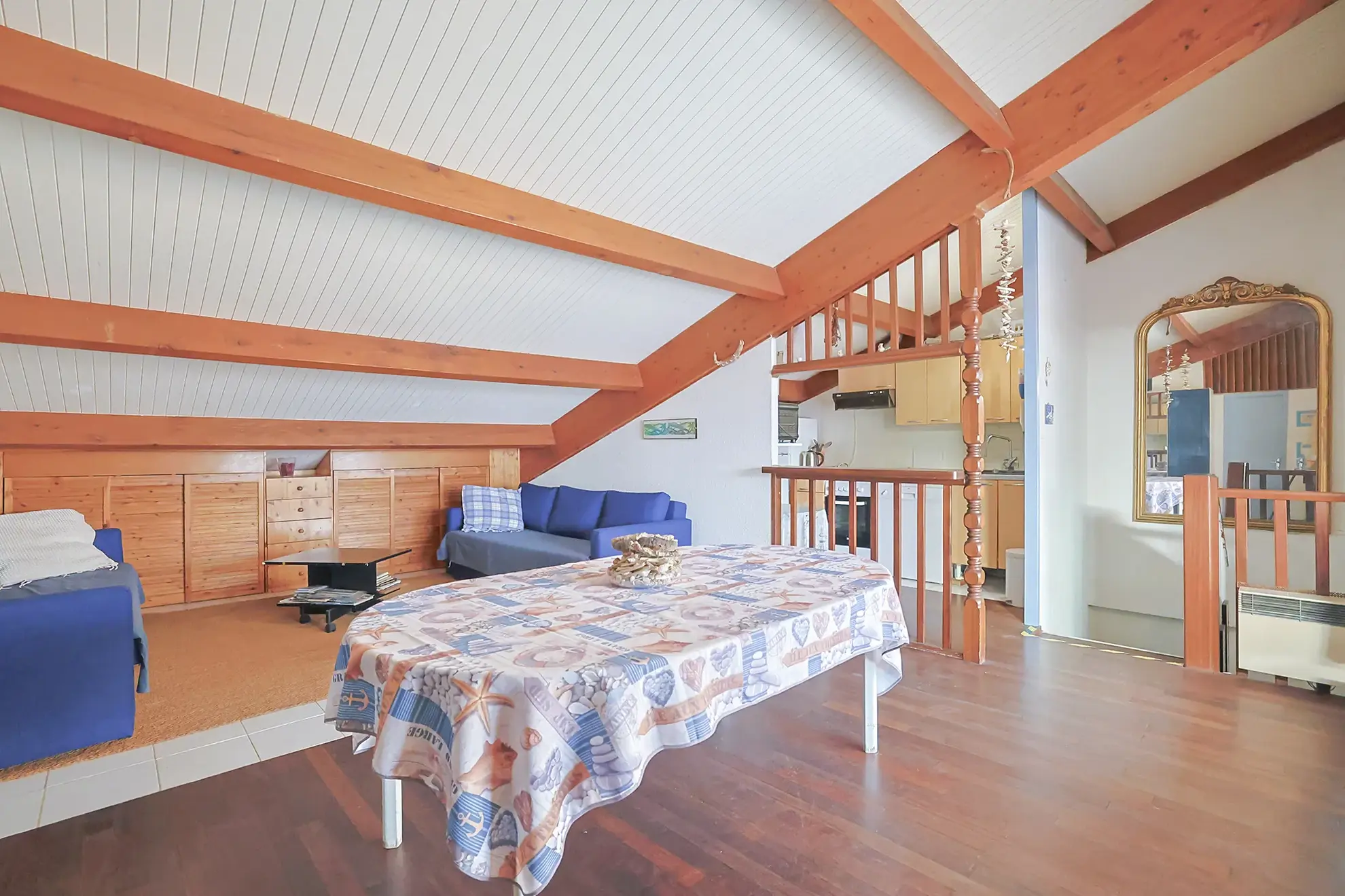 Appartement avec vue imprenable sur le Port de Hyères – 70 m² avec terrasse 