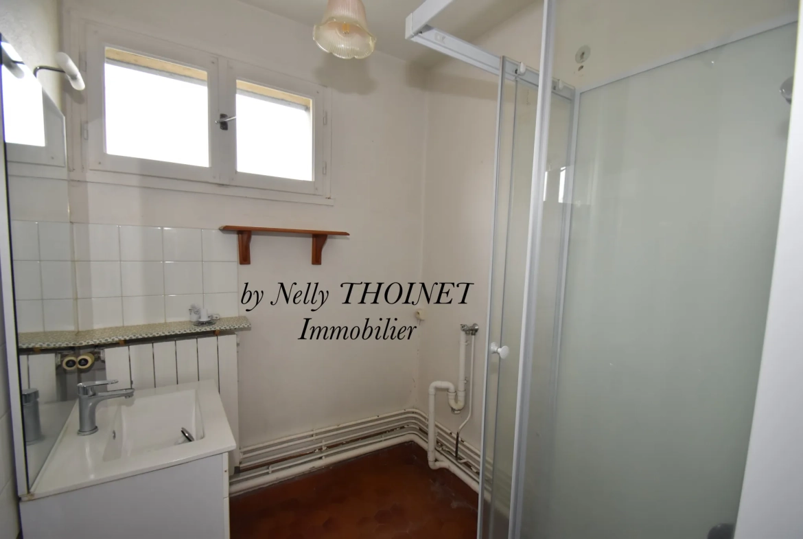 Charmant appartement T3 avec balcon et cave à Besse et Saint-Anastaise, idéal pour investissement ou résidence principale 