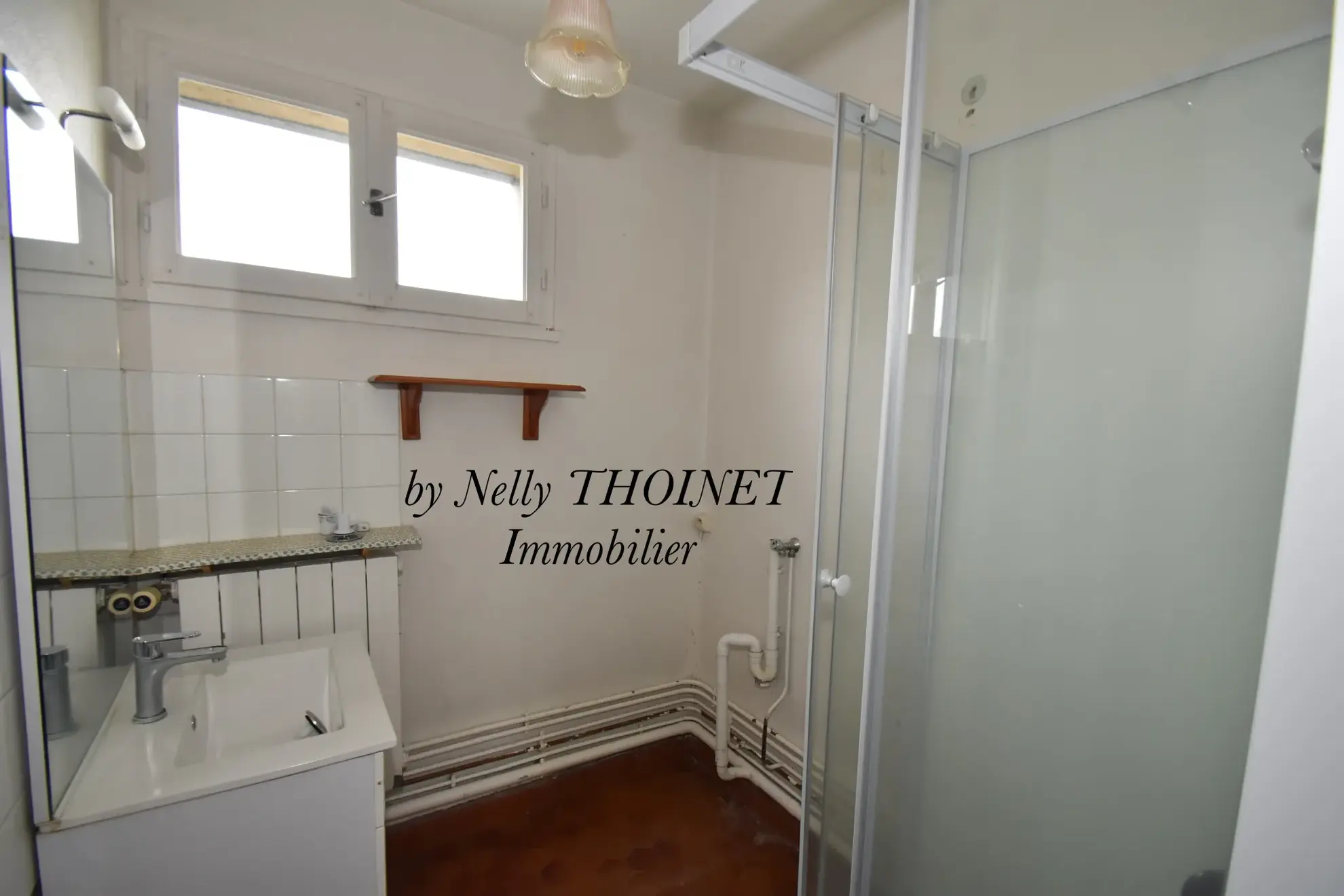 Charmant appartement T3 avec balcon et cave à Besse et Saint-Anastaise, idéal pour investissement ou résidence principale 