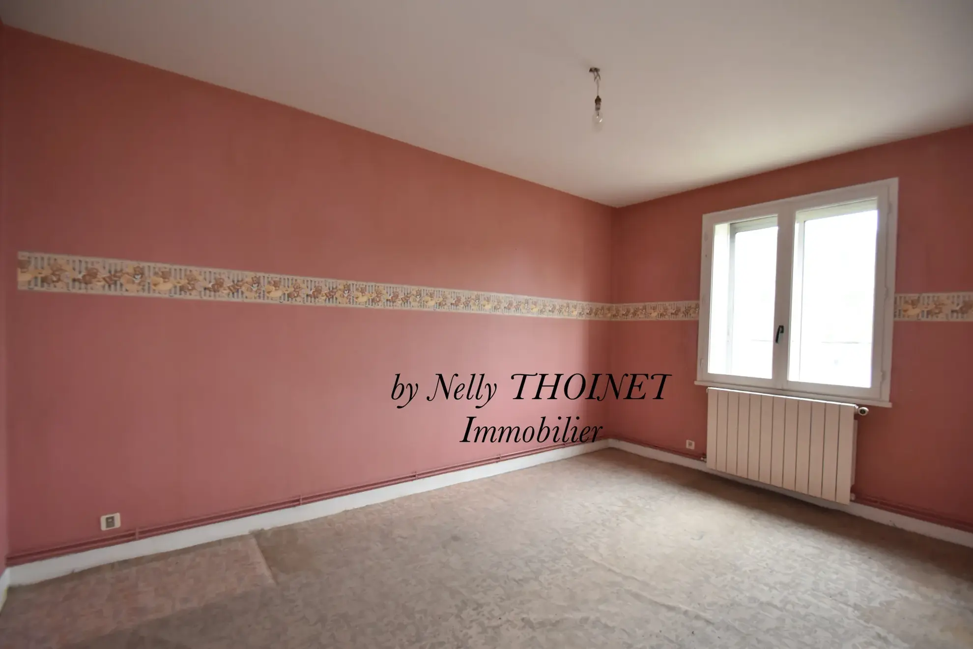 Charmant appartement T3 avec balcon et cave à Besse et Saint-Anastaise, idéal pour investissement ou résidence principale 