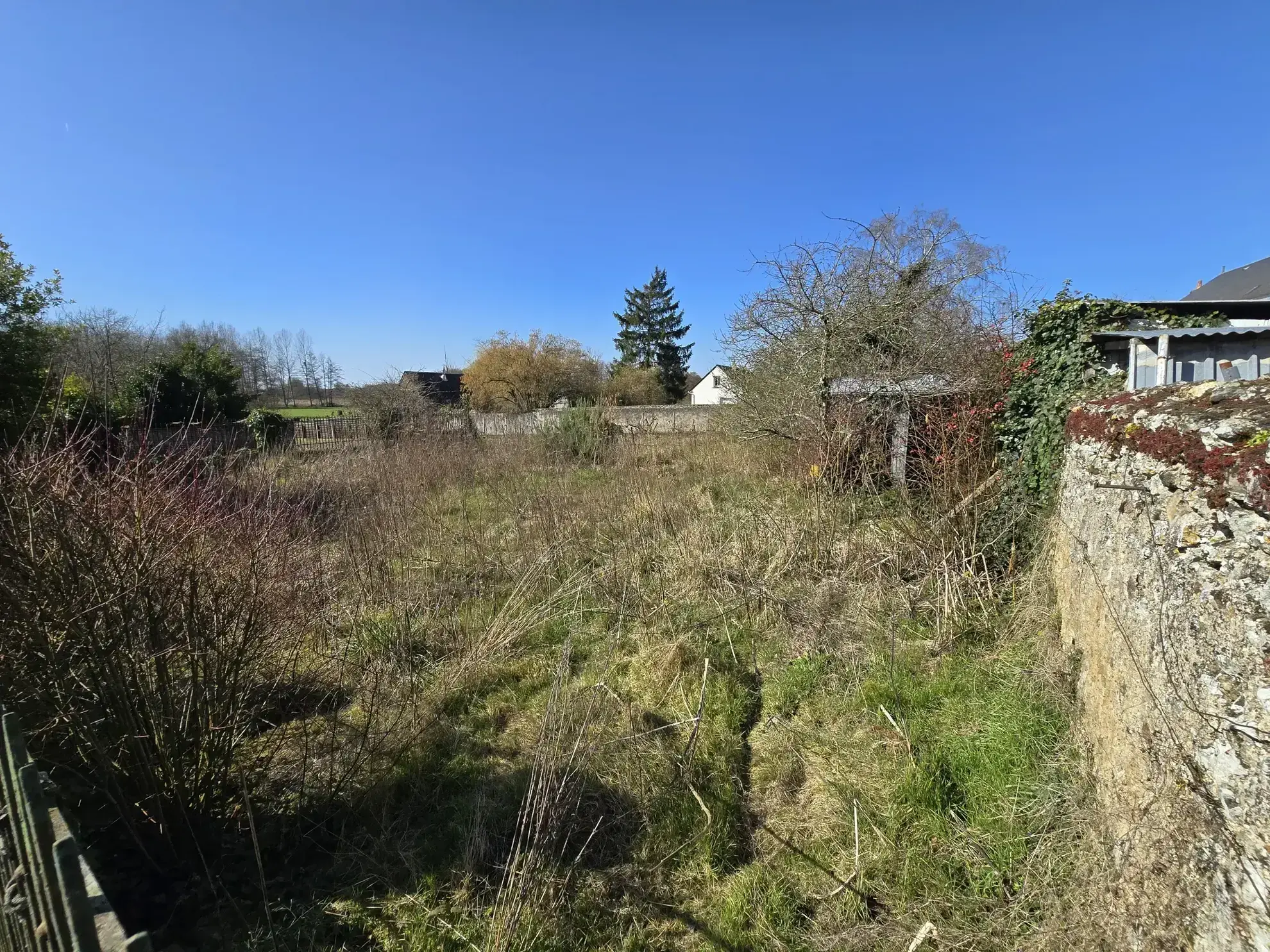 Maison à Marcon avec cour, grange et jardin – 3 chambres, 56 000 EUR 