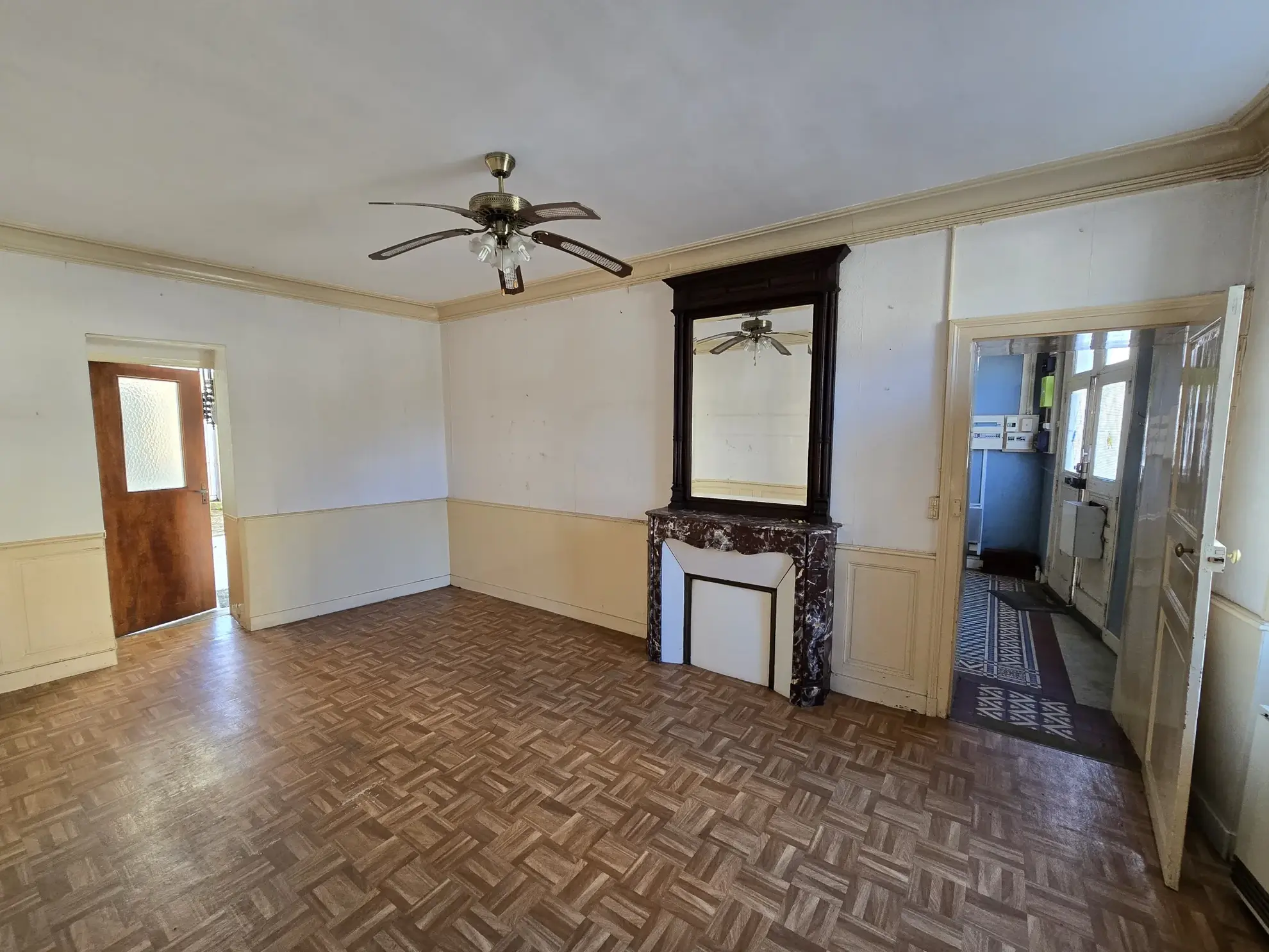 Maison à Marcon avec cour, grange et jardin – 3 chambres, 56 000 EUR 