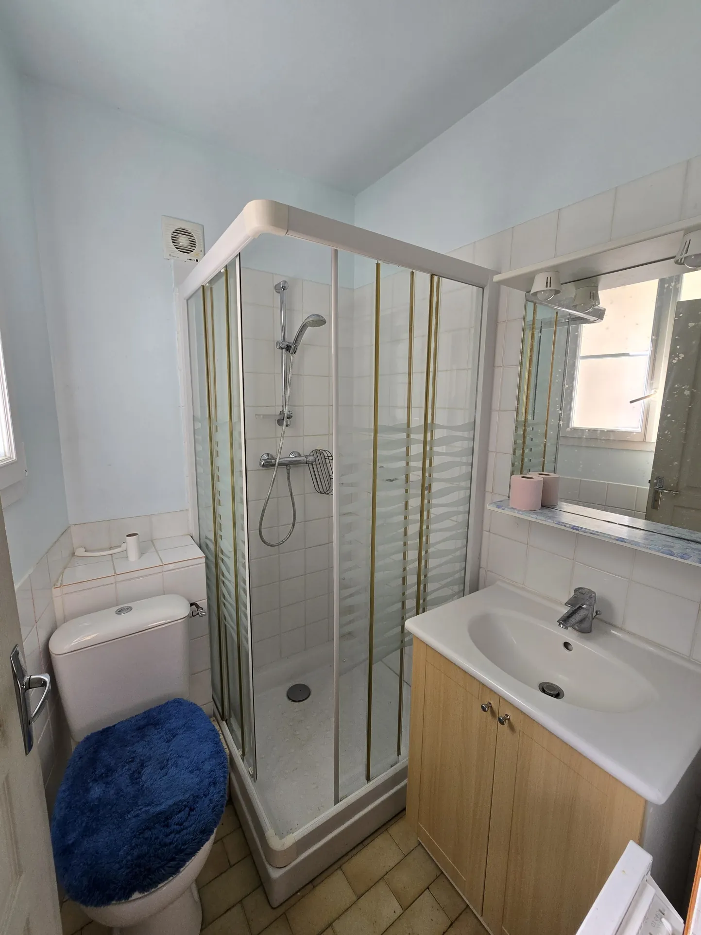 Maison à Marcon avec cour, grange et jardin – 3 chambres, 56 000 EUR 