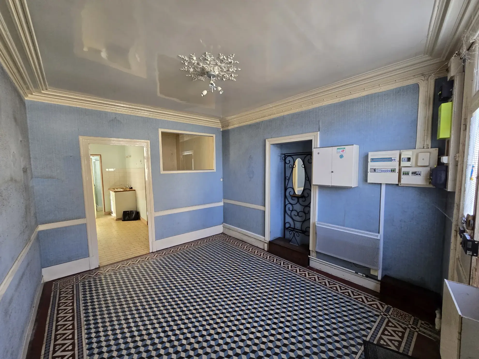 Maison à Marcon avec cour, grange et jardin – 3 chambres, 56 000 EUR 