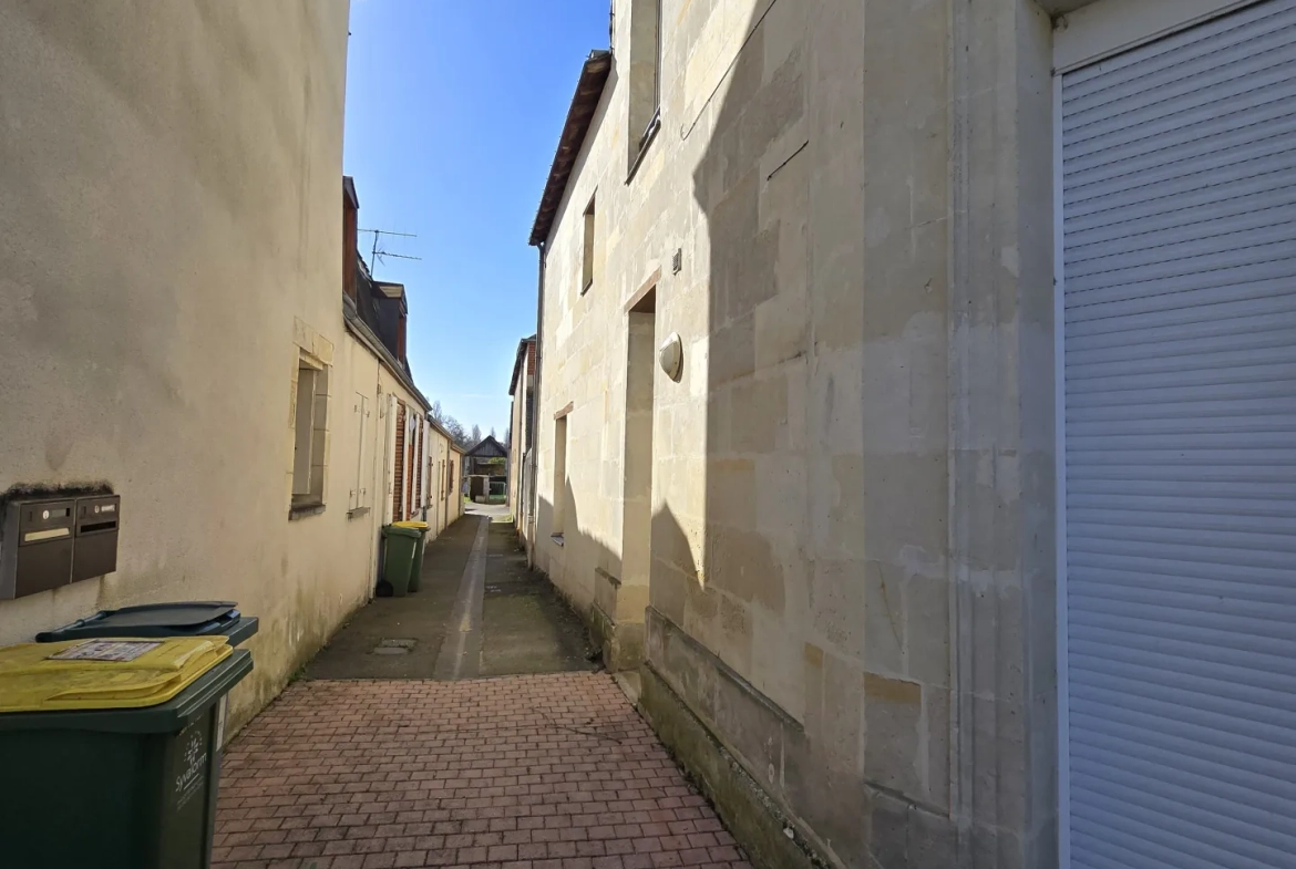 Maison à Marcon avec cour, grange et jardin – 3 chambres, 56 000 EUR 
