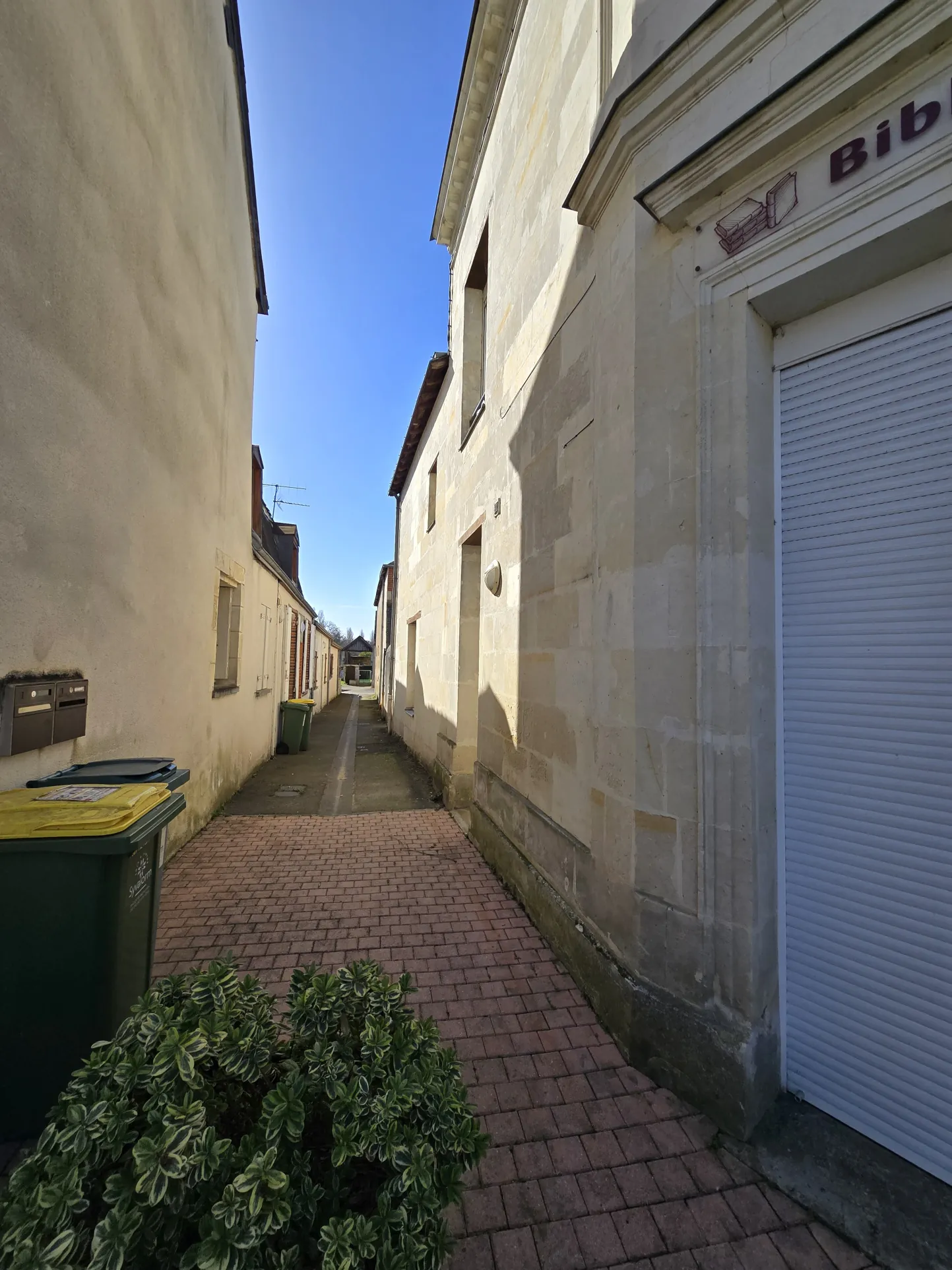 Maison à Marcon avec cour, grange et jardin – 3 chambres, 56 000 EUR 