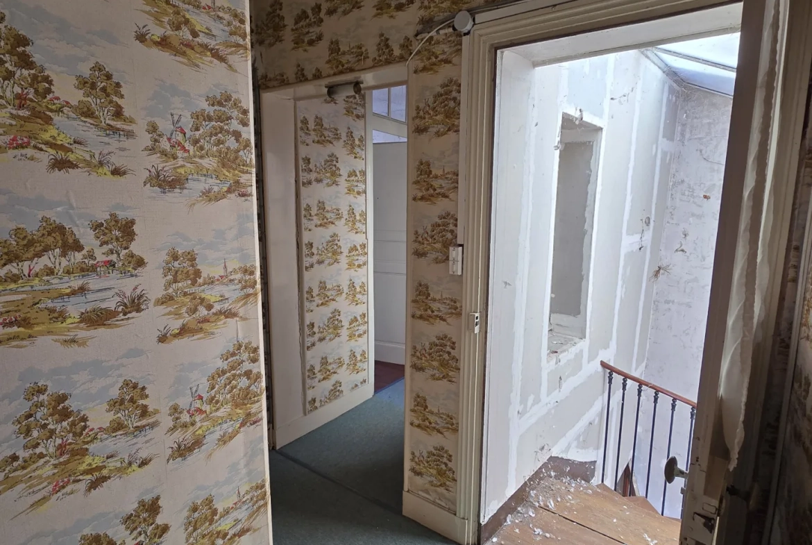 Maison à Marcon avec cour, grange et jardin – 3 chambres, 56 000 EUR 