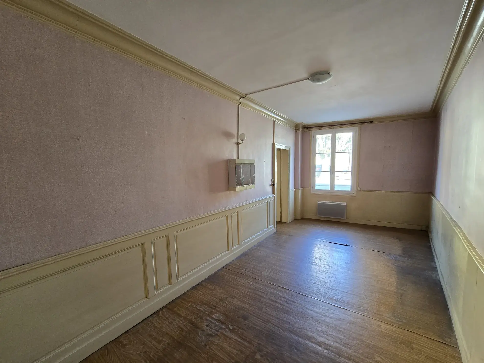Maison à Marcon avec cour, grange et jardin – 3 chambres, 56 000 EUR 