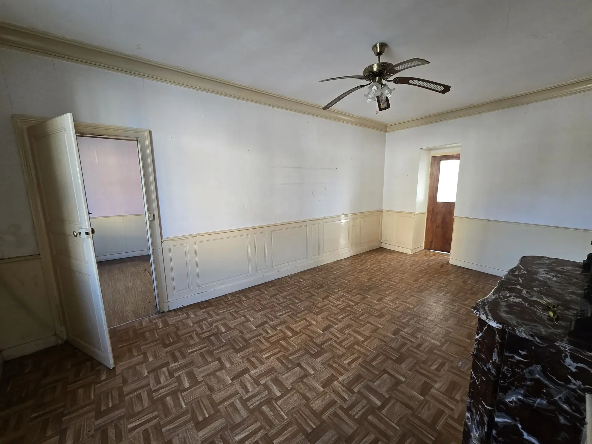 Maison à Marcon avec cour, grange et jardin – 3 chambres, 56 000 EUR 