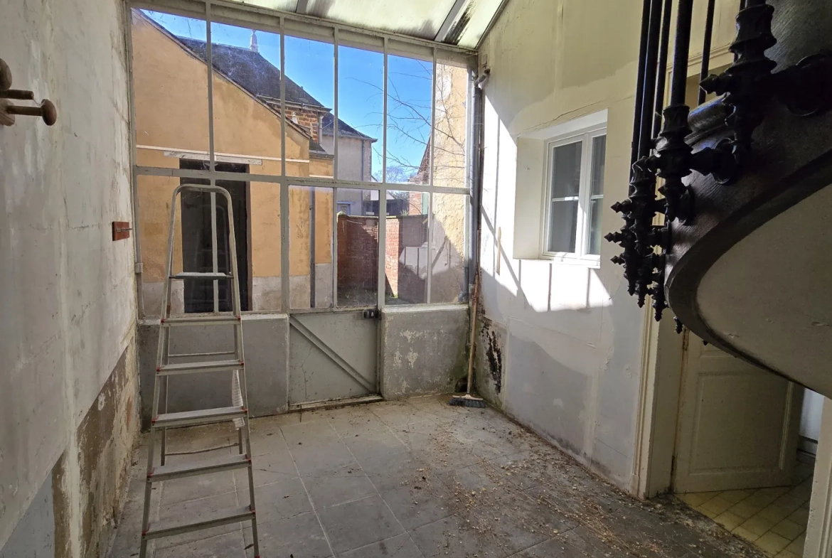 Maison à Marcon avec cour, grange et jardin – 3 chambres, 56 000 EUR 