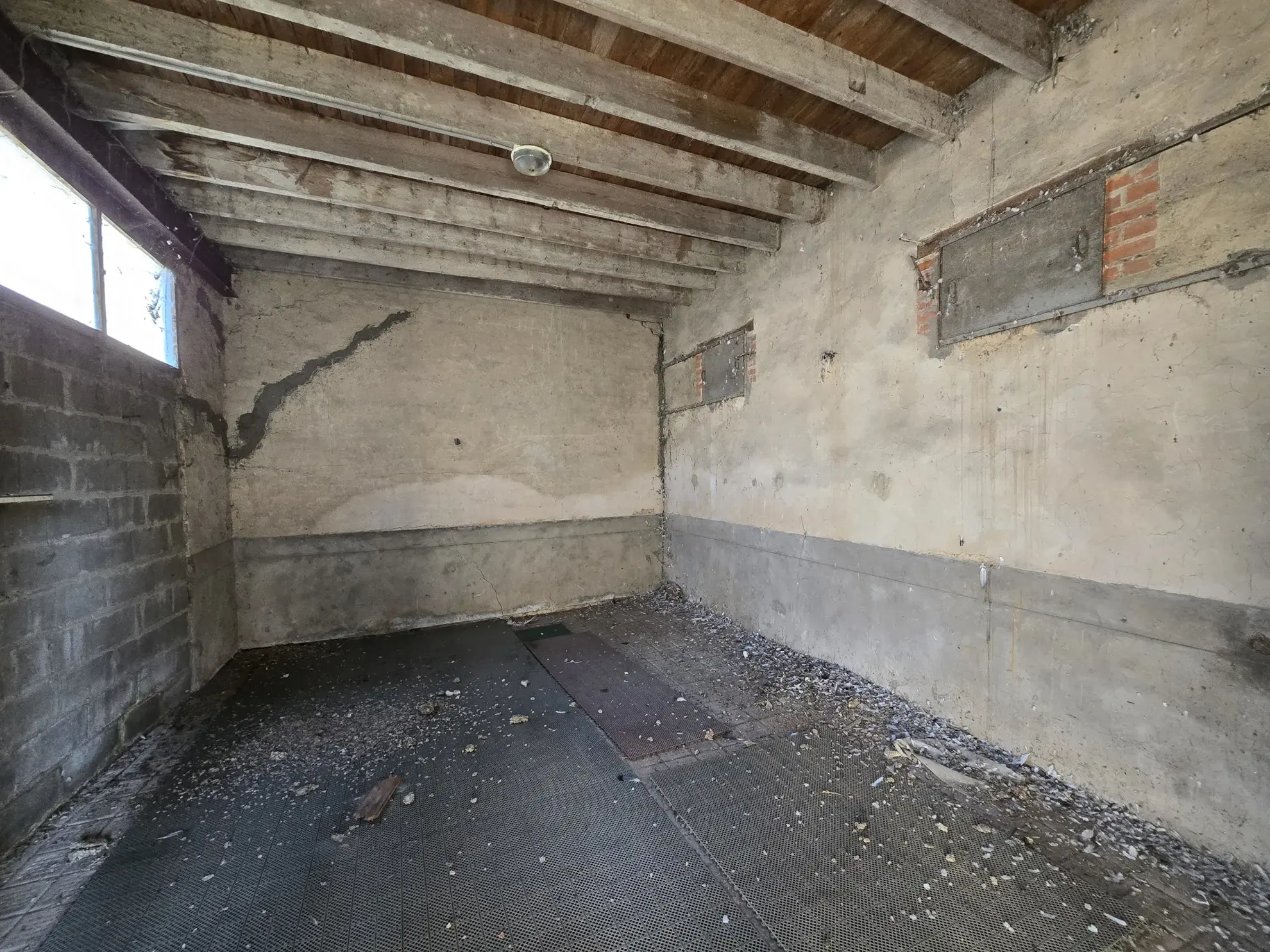 Maison à Marcon avec cour, grange et jardin – 3 chambres, 56 000 EUR 