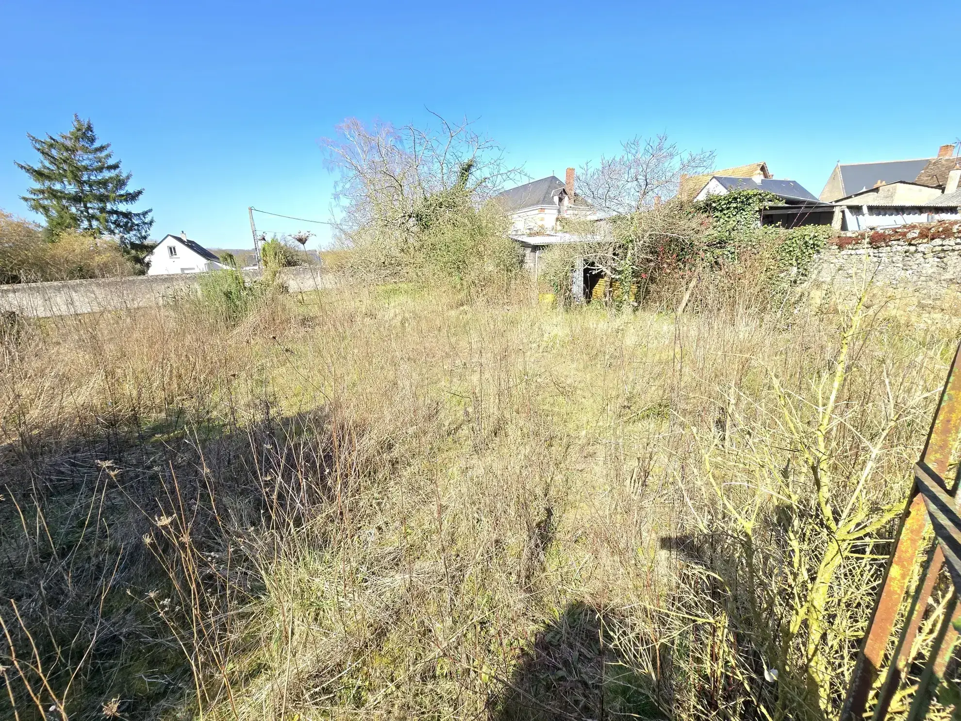 Maison à Marcon avec cour, grange et jardin – 3 chambres, 56 000 EUR 