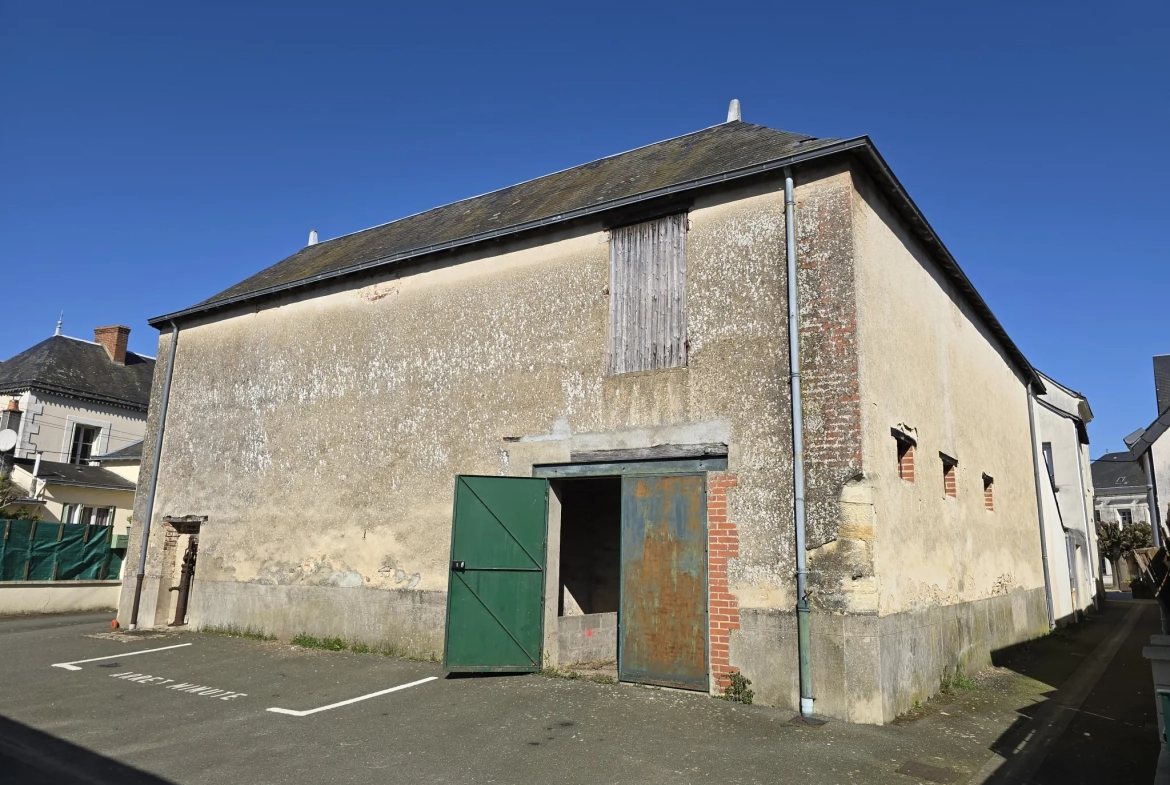 Maison à Marcon avec cour, grange et jardin – 3 chambres, 56 000 EUR 