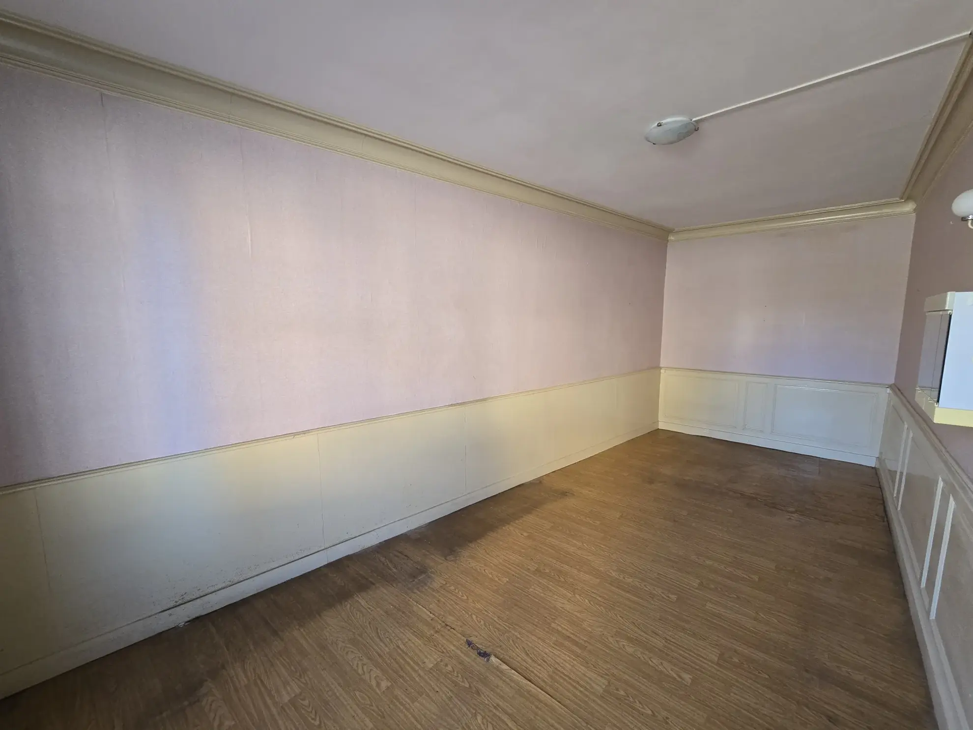 Maison à Marcon avec cour, grange et jardin – 3 chambres, 56 000 EUR 