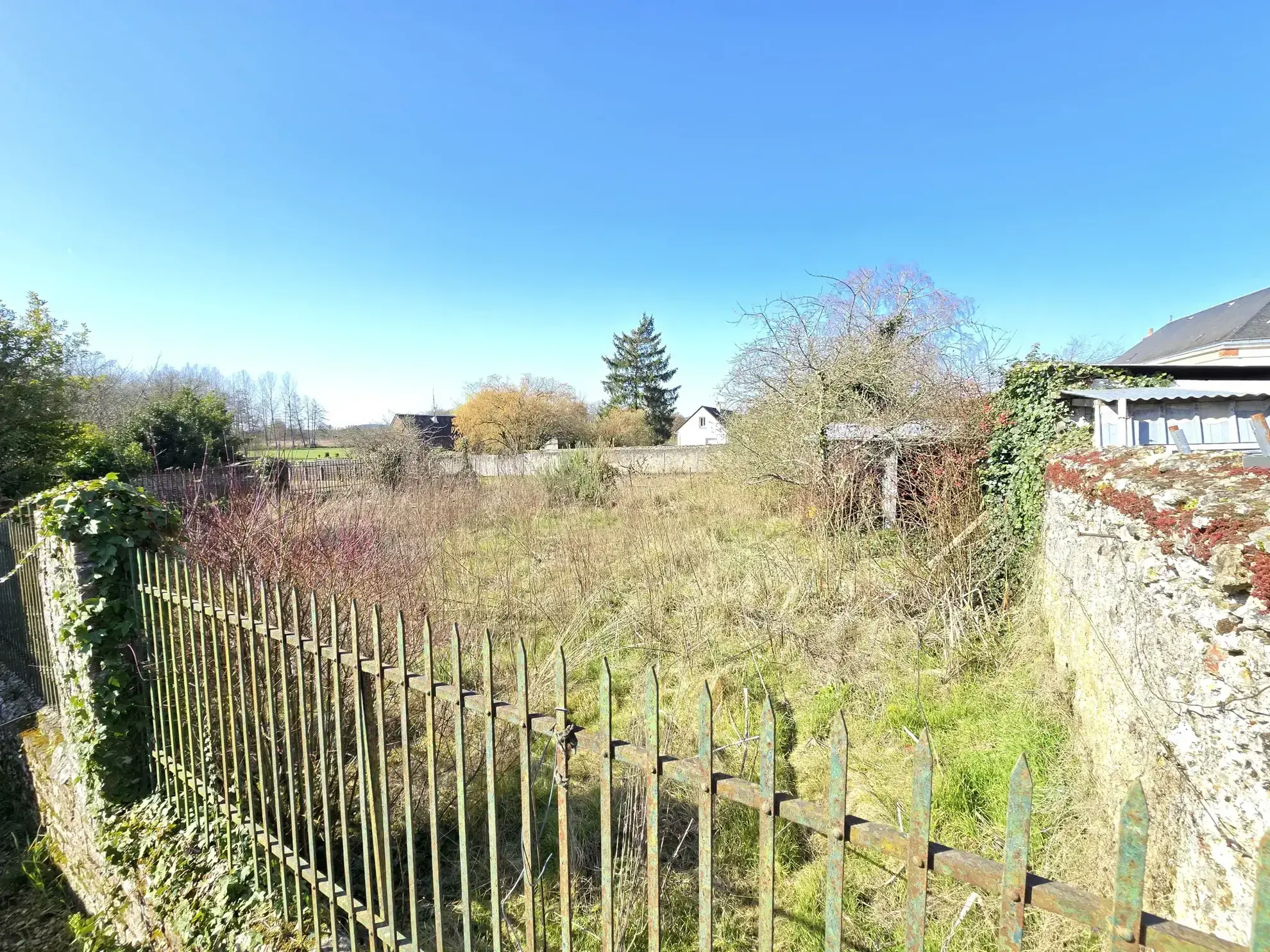 Maison à Marcon avec cour, grange et jardin – 3 chambres, 56 000 EUR 