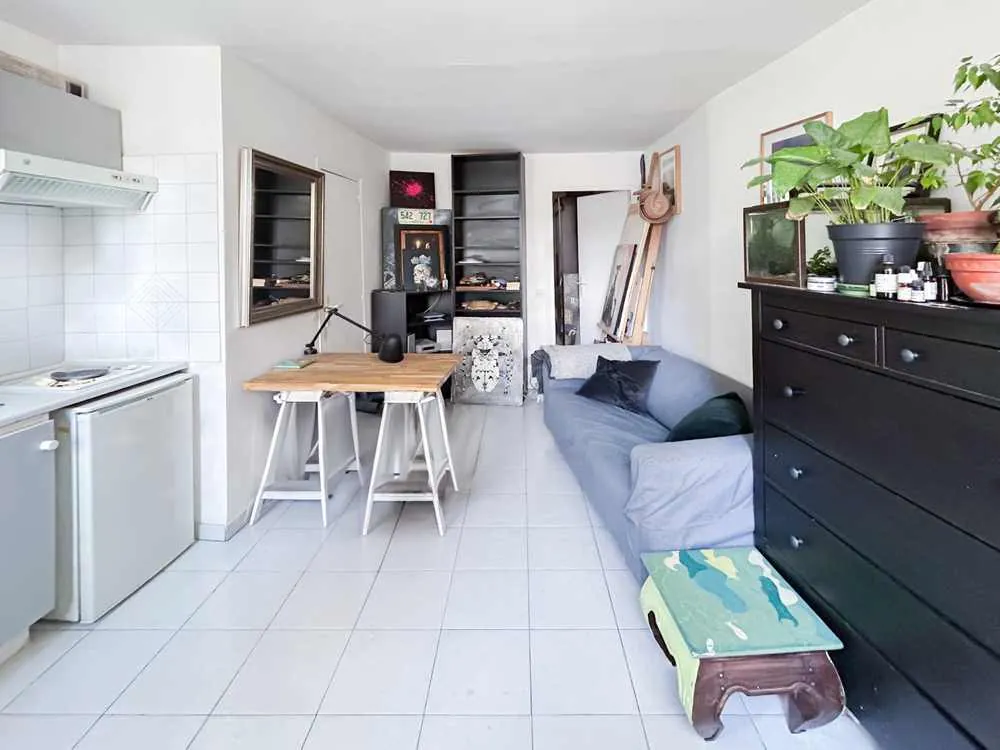 Appartement traversant de 25 m² à Paris 10ème - Village Saint Martin 