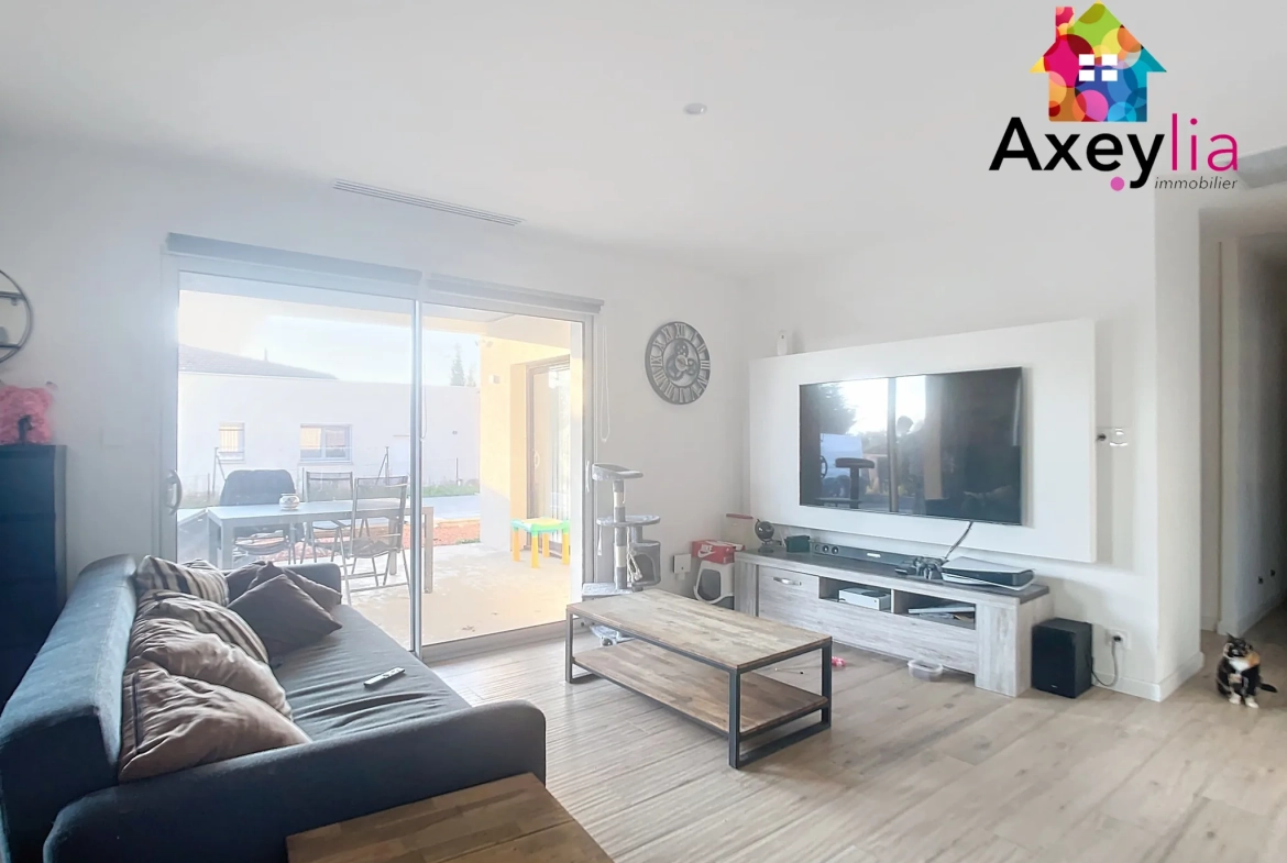 Maison récente avec piscine et terrasse à Vougy - 3 chambres - 950 m² 