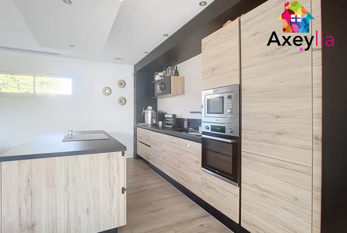 Maison récente avec piscine et terrasse à Vougy - 3 chambres - 950 m² 