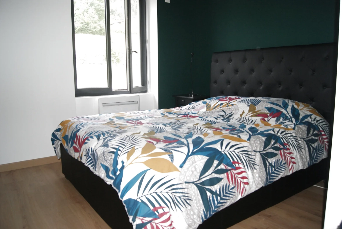 Maison T5 rénovée à Éparres proche de Bourgoin avec terrasse et parking sécurisé 