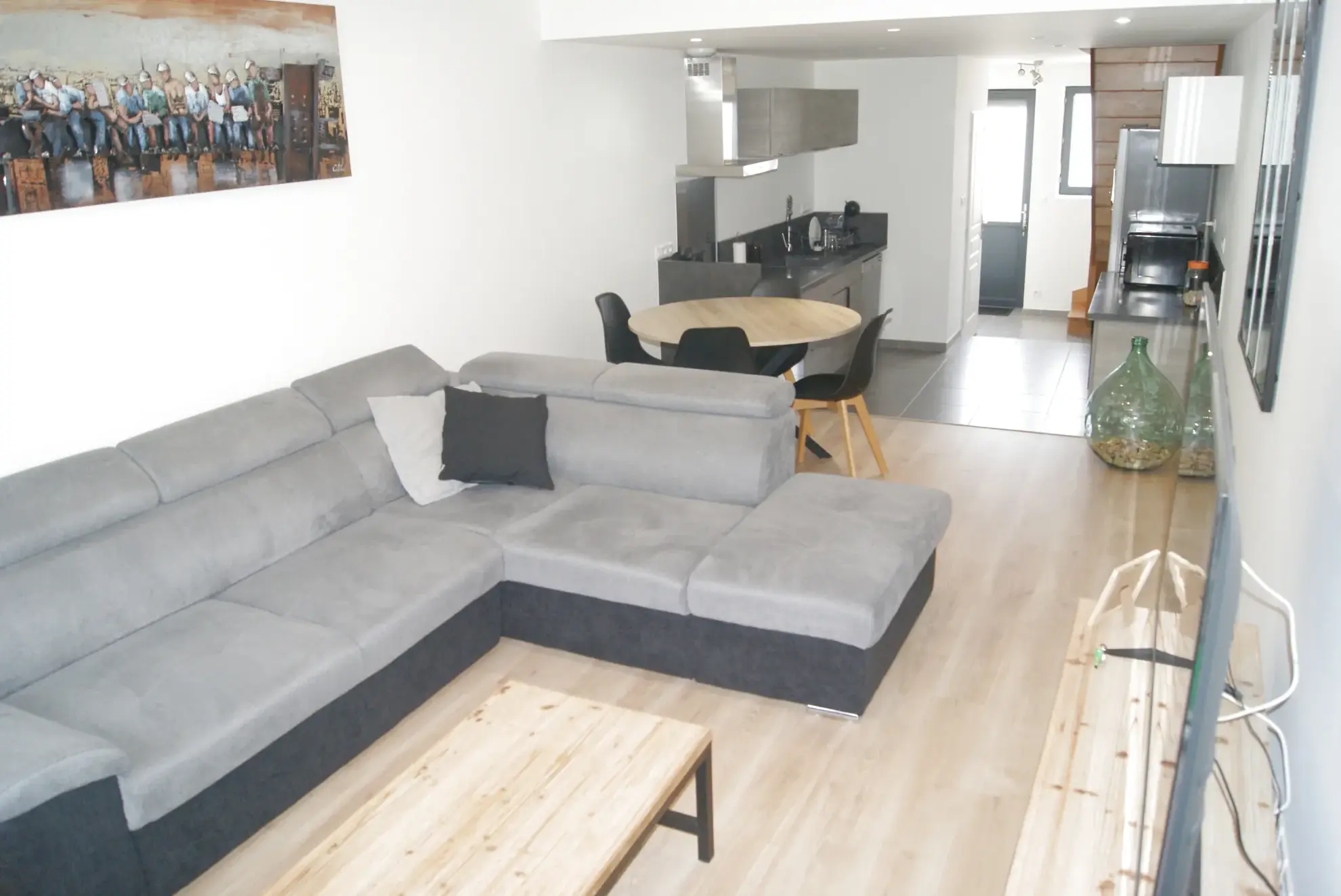 Maison T5 rénovée à Éparres proche de Bourgoin avec terrasse et parking sécurisé 