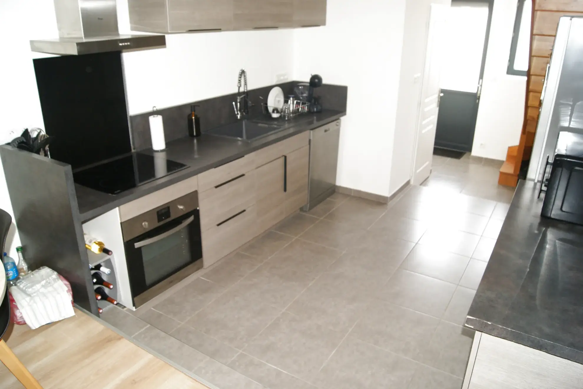 Maison T5 rénovée à Éparres proche de Bourgoin avec terrasse et parking sécurisé 