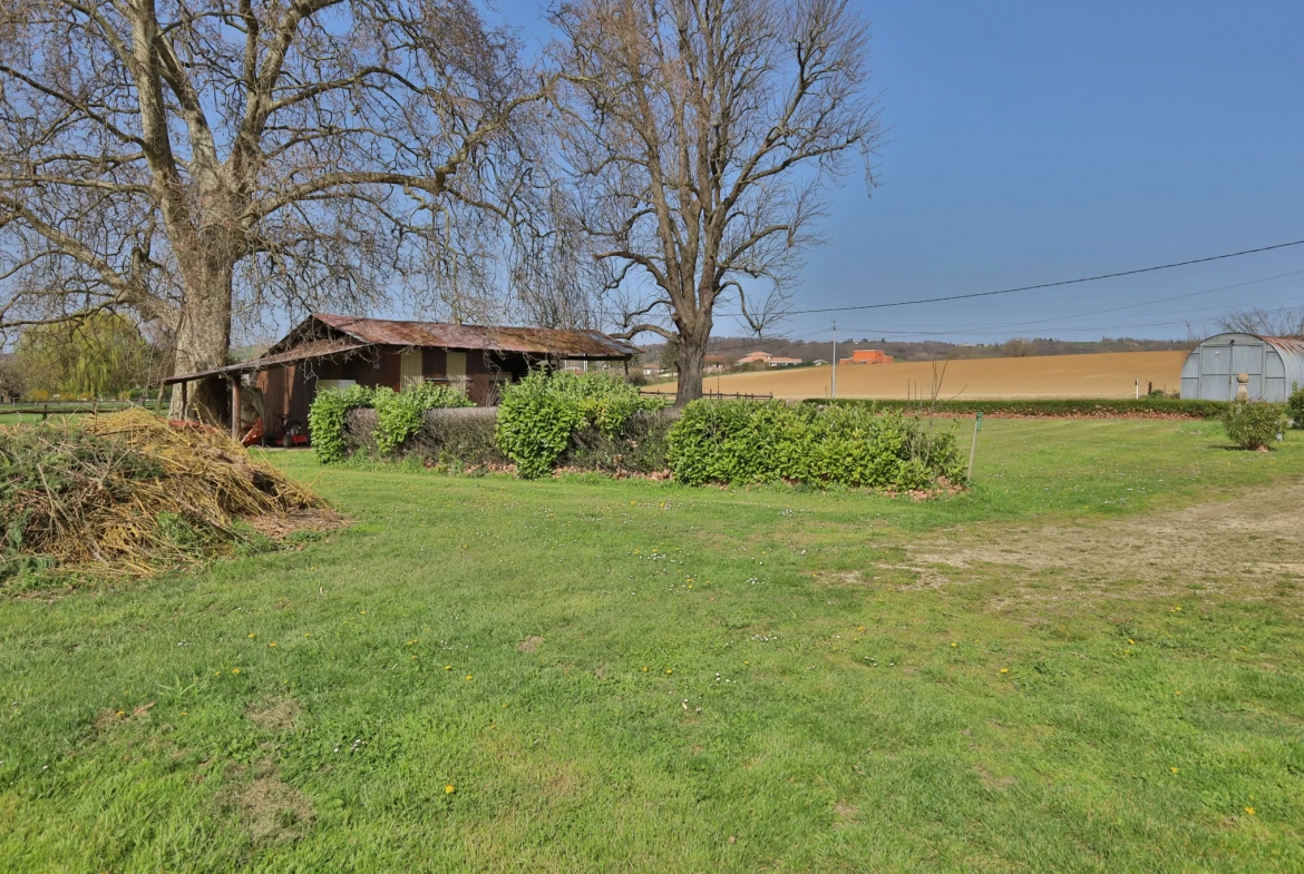 Terrain constructible de 1776 m² à Pont-Evêque, secteur privilégié 