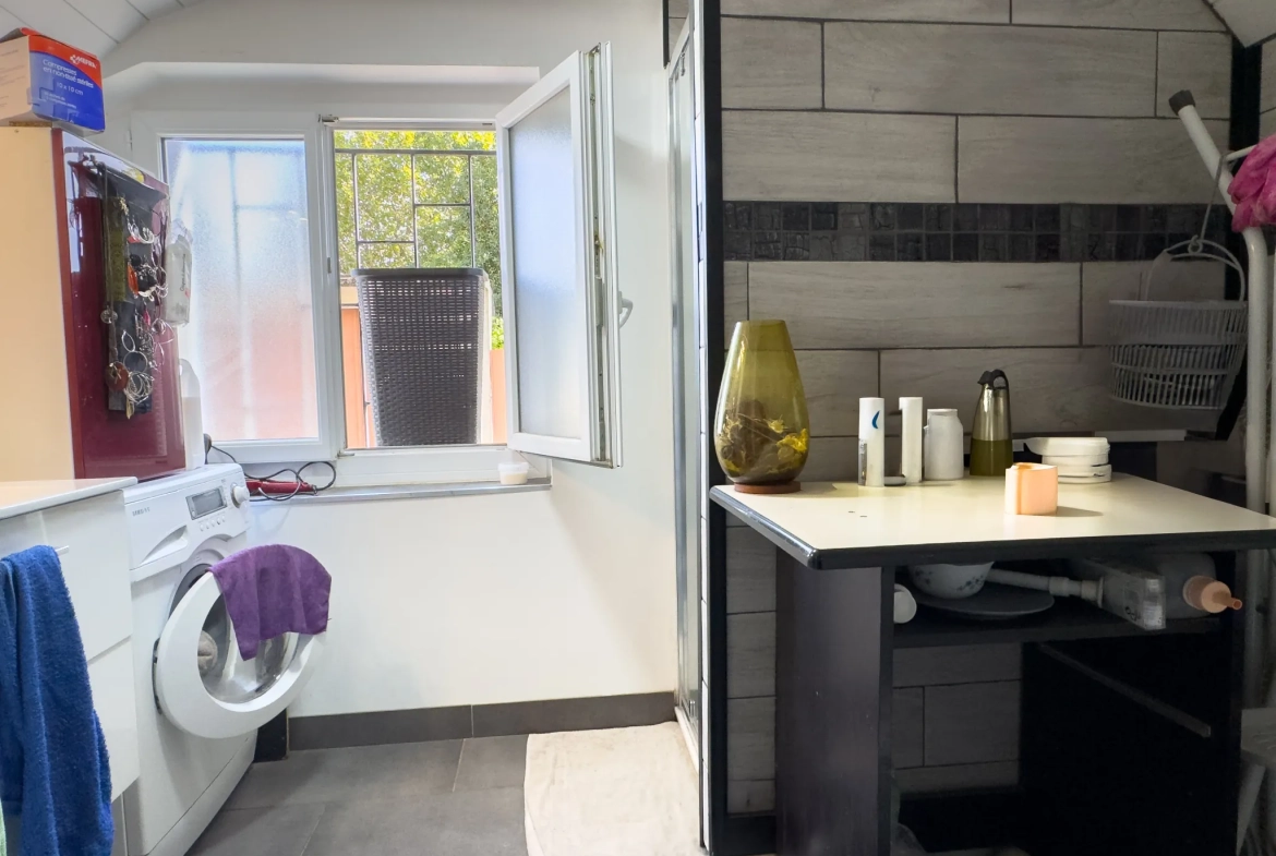 Deux appartements à vendre à Privas : 36 et 63 m² dans une copropriété calme 