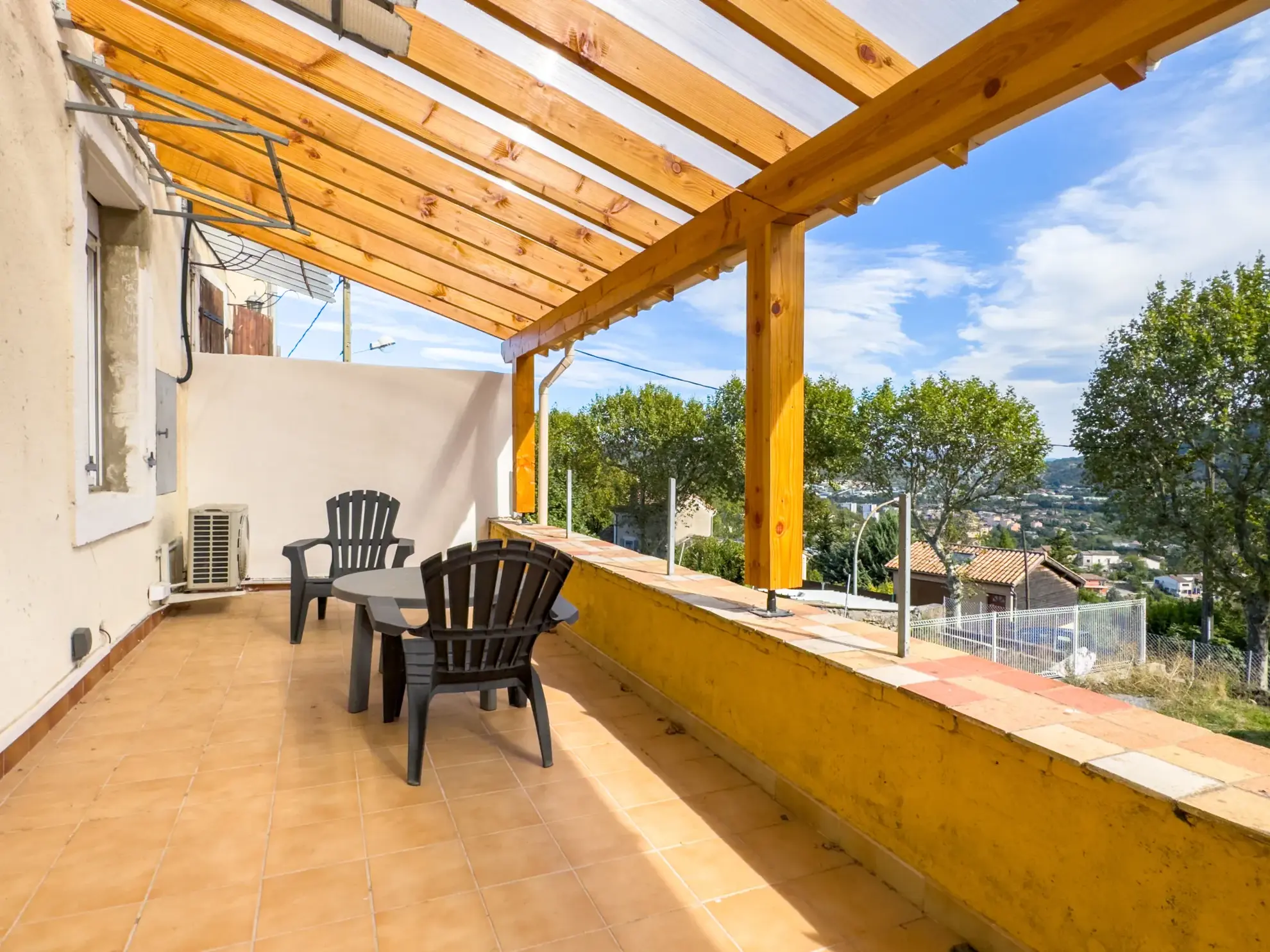 Deux appartements à vendre à Privas : 36 et 63 m² dans une copropriété calme 