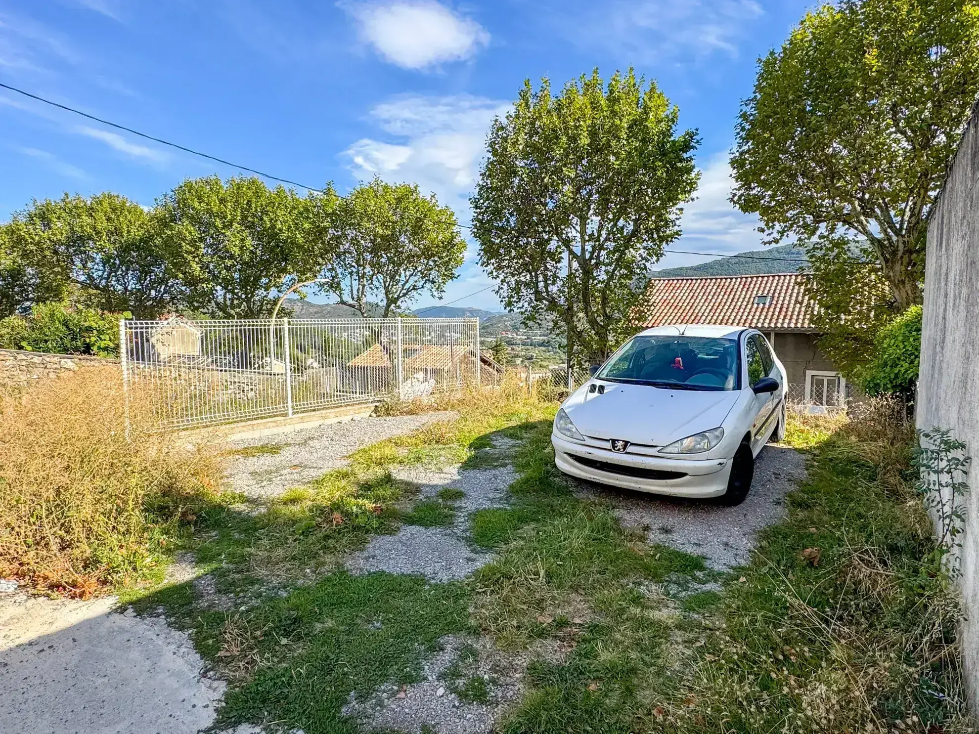 Deux appartements à vendre à Privas : 36 et 63 m² dans une copropriété calme 