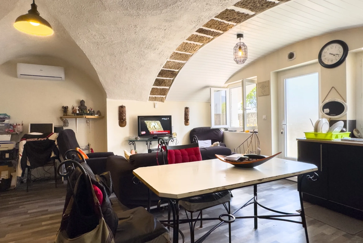 Deux appartements à vendre à Privas : 36 et 63 m² dans une copropriété calme 