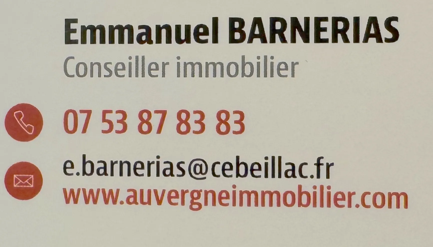 Maison à vendre à Allanche avec vue dégagée, terrain et potentiel d'aménagement 