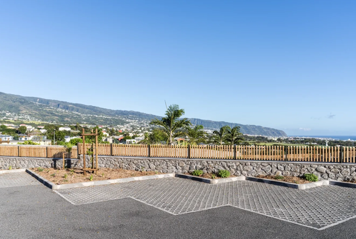 Terrain constructible à Beauséjour Sainte-Marie, 465 m² dans un lotissement sécurisé 