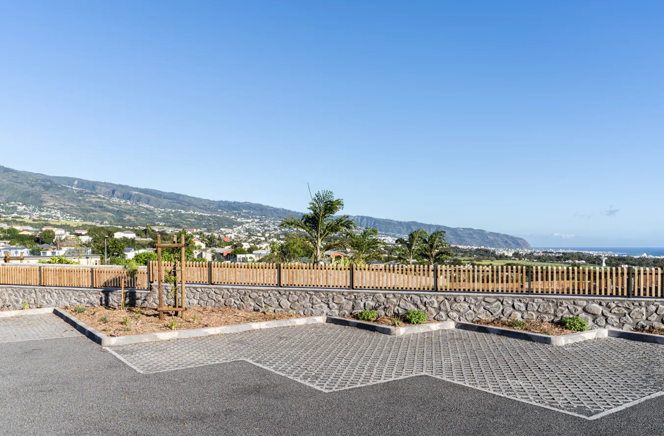 Terrain constructible à Beauséjour Sainte-Marie, 465 m² dans un lotissement sécurisé 