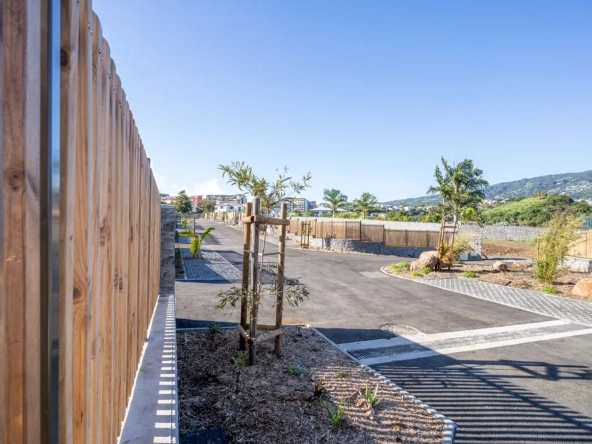 Terrain constructible à Beauséjour Sainte-Marie, 465 m² dans un lotissement sécurisé