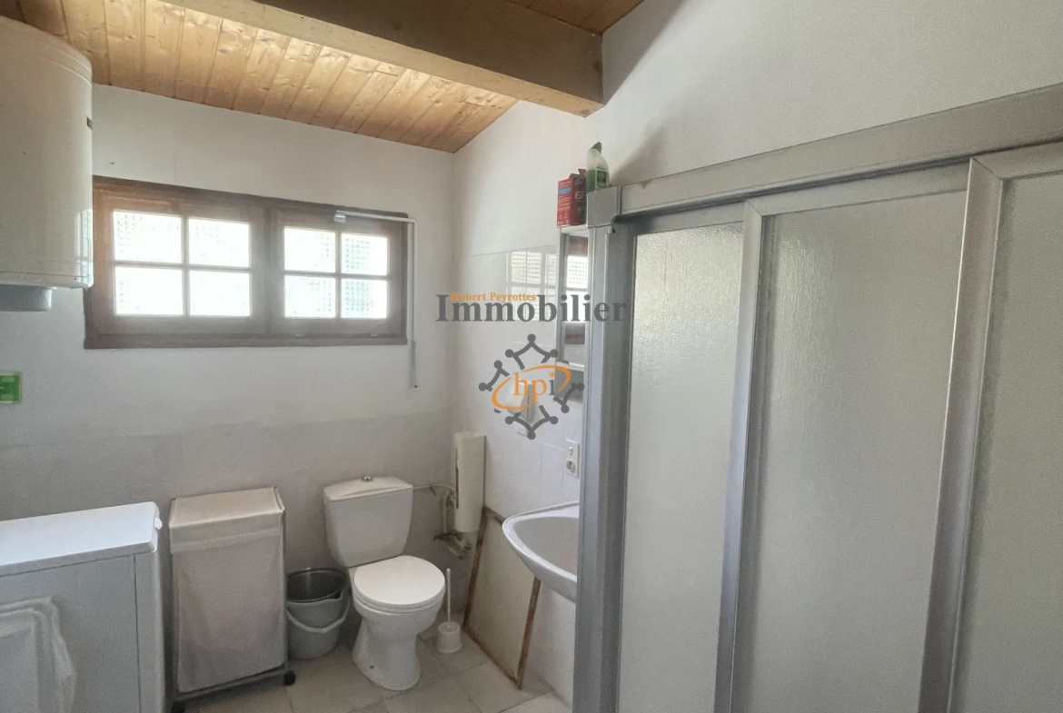 Maison de campagne avec terrain et studio à Broquiès dans la vallée du Tarn 