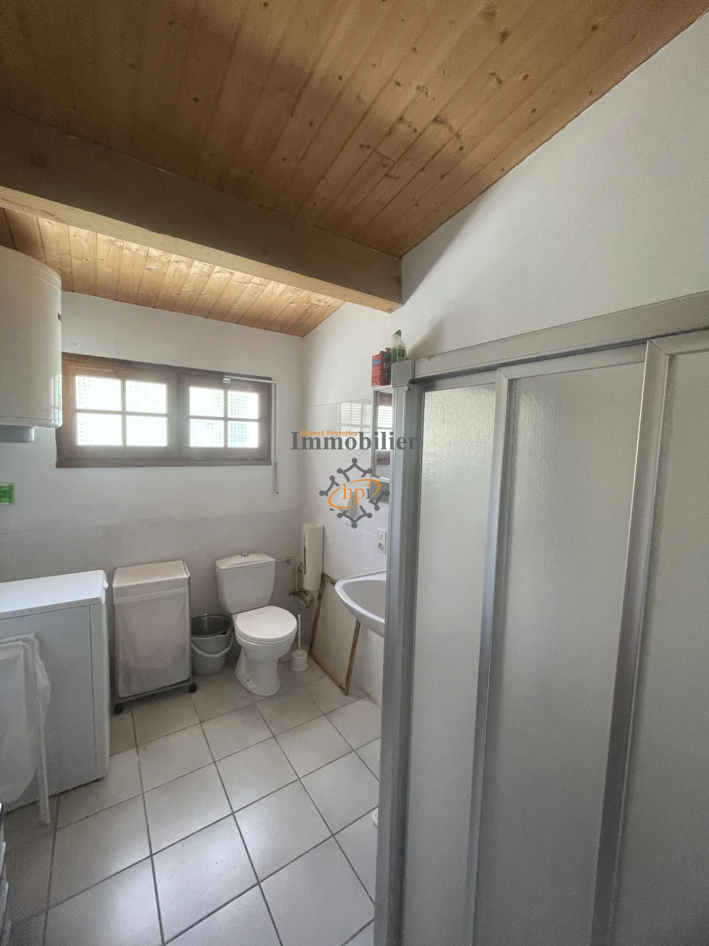 Maison de campagne avec terrain et studio à Broquiès dans la vallée du Tarn 