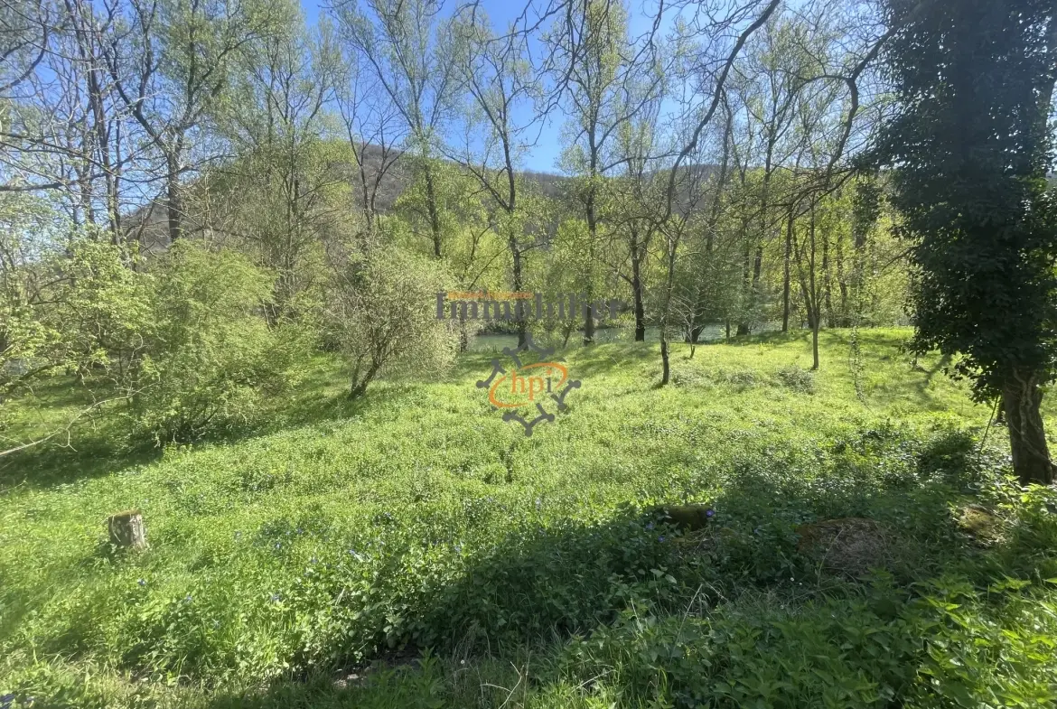 Maison de campagne avec terrain et studio à Broquiès dans la vallée du Tarn 