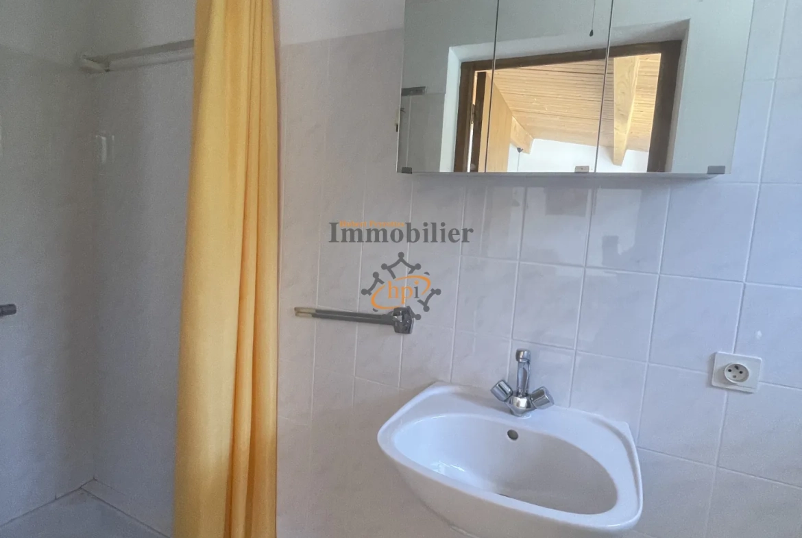 Maison de campagne avec terrain et studio à Broquiès dans la vallée du Tarn 