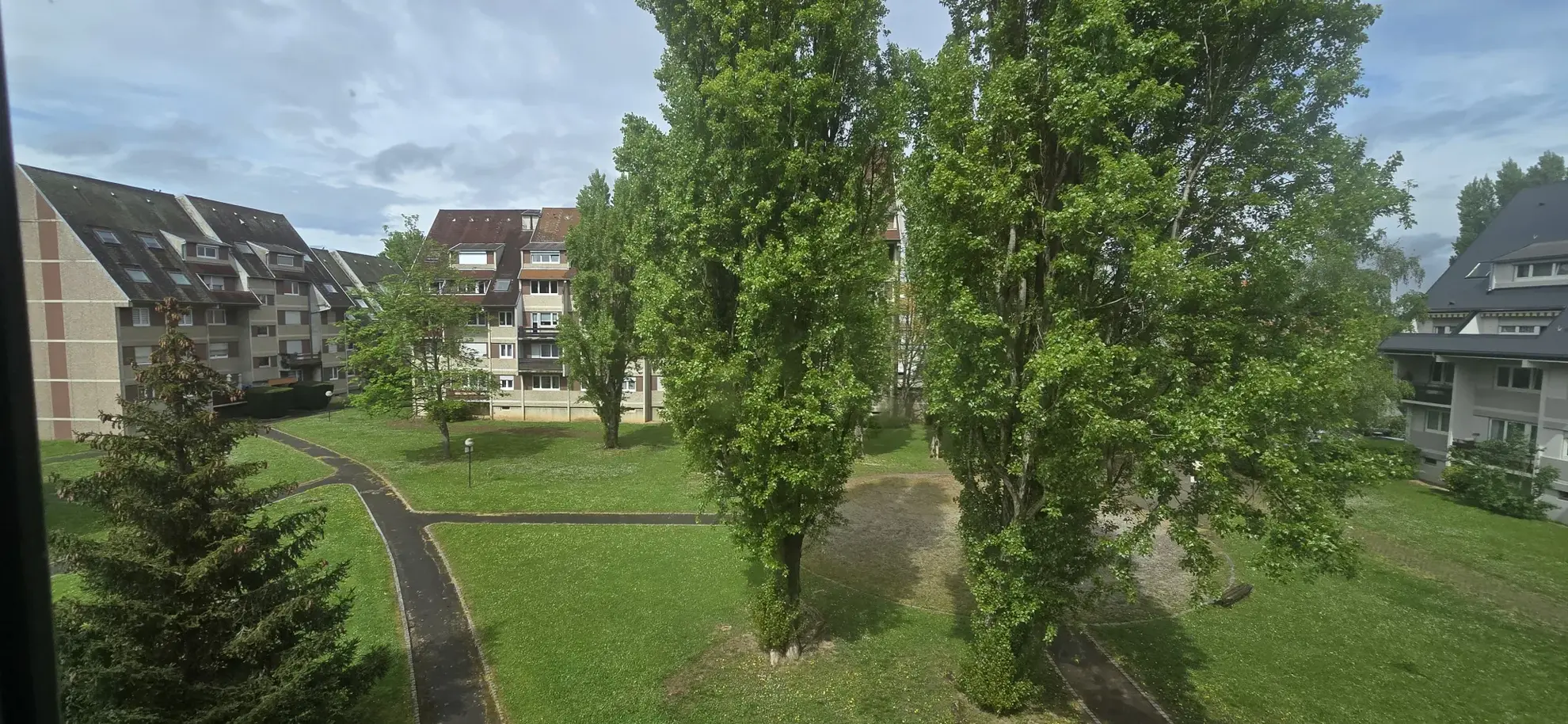 Maison de ville avec grange à Châtillon-Coligny, rare opportunité d'investissement 