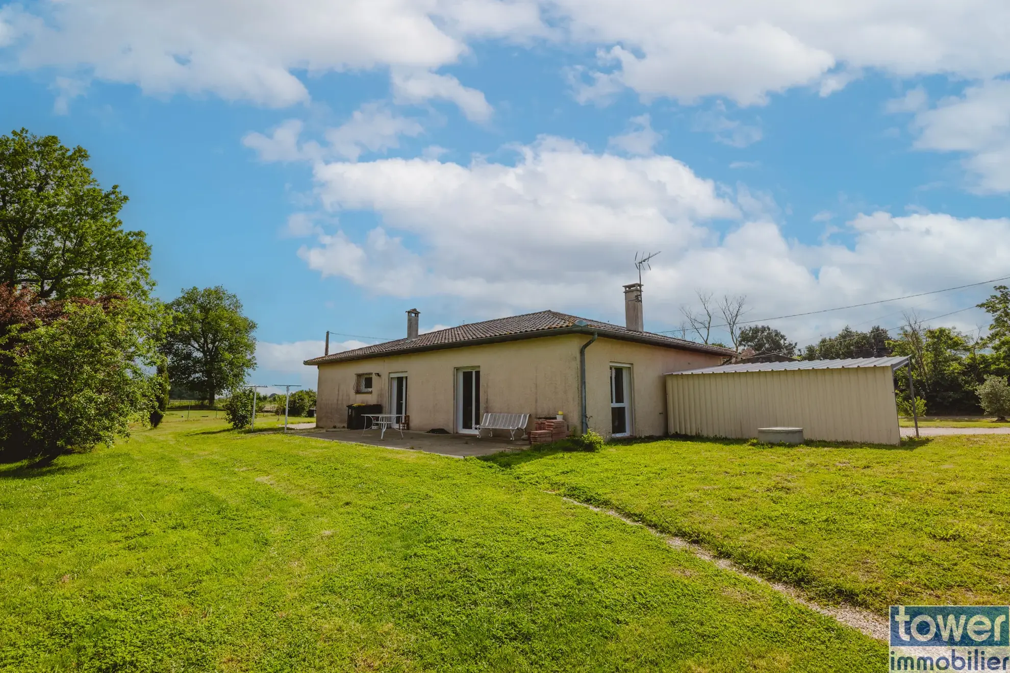Maison de charme avec grand jardin à Poucharramet, 3 chambres, ambiance paisible 