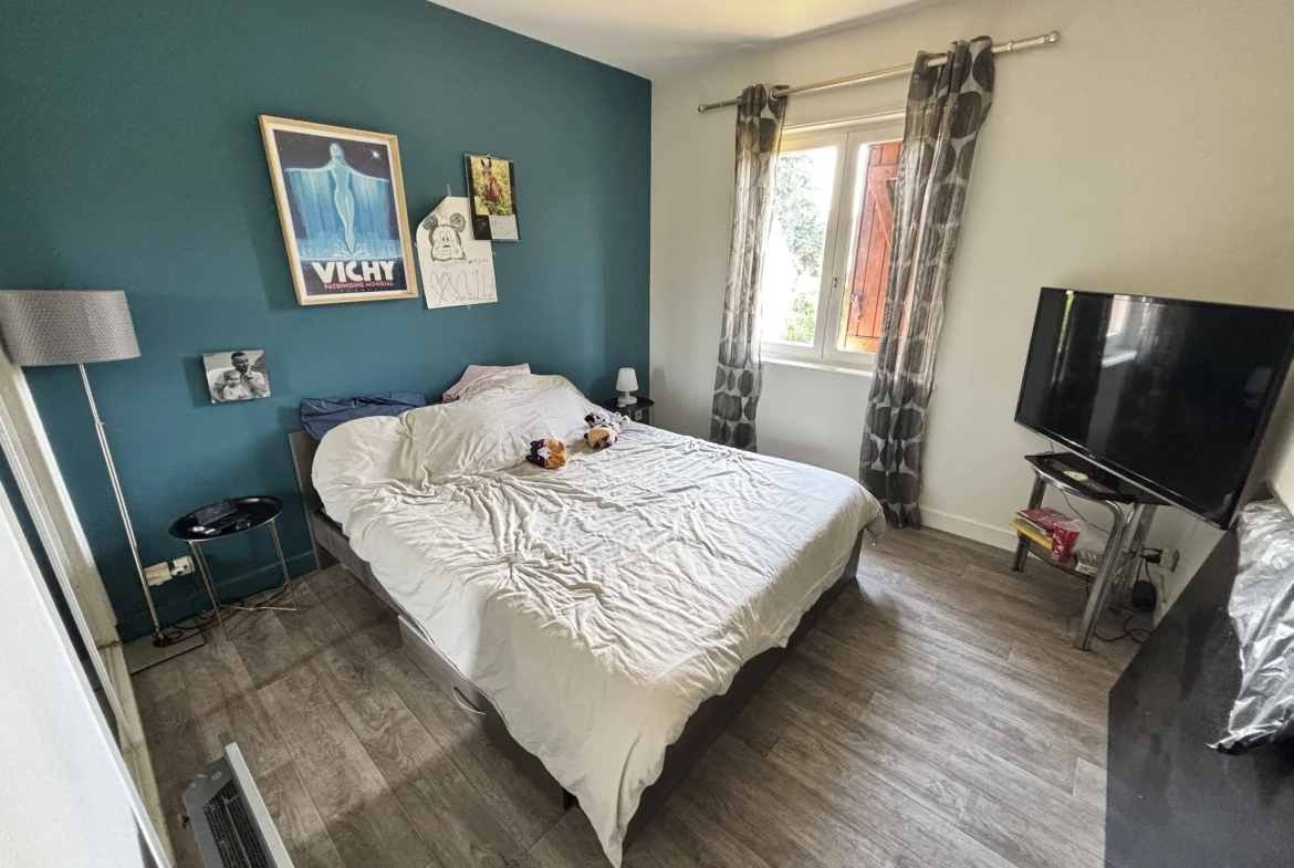 Maison familiale à Abrest de 138 m² avec garage, terrasse et potentiel d'aménagement 